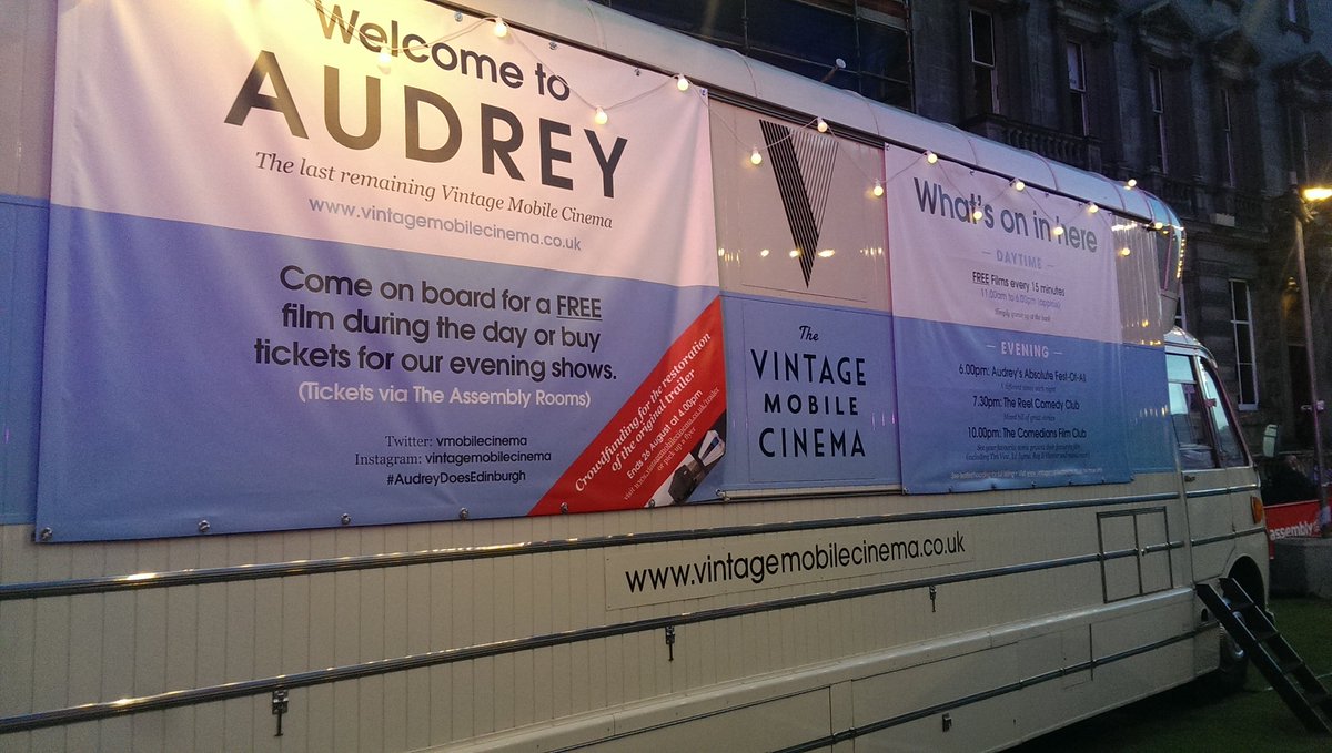 _FragileMan's tweet photo. She even has her own cinema...!

@AudreyLebrellec #Diva

@TheatreVoliere #Evocation https://t.co/lbZIK3bFgC