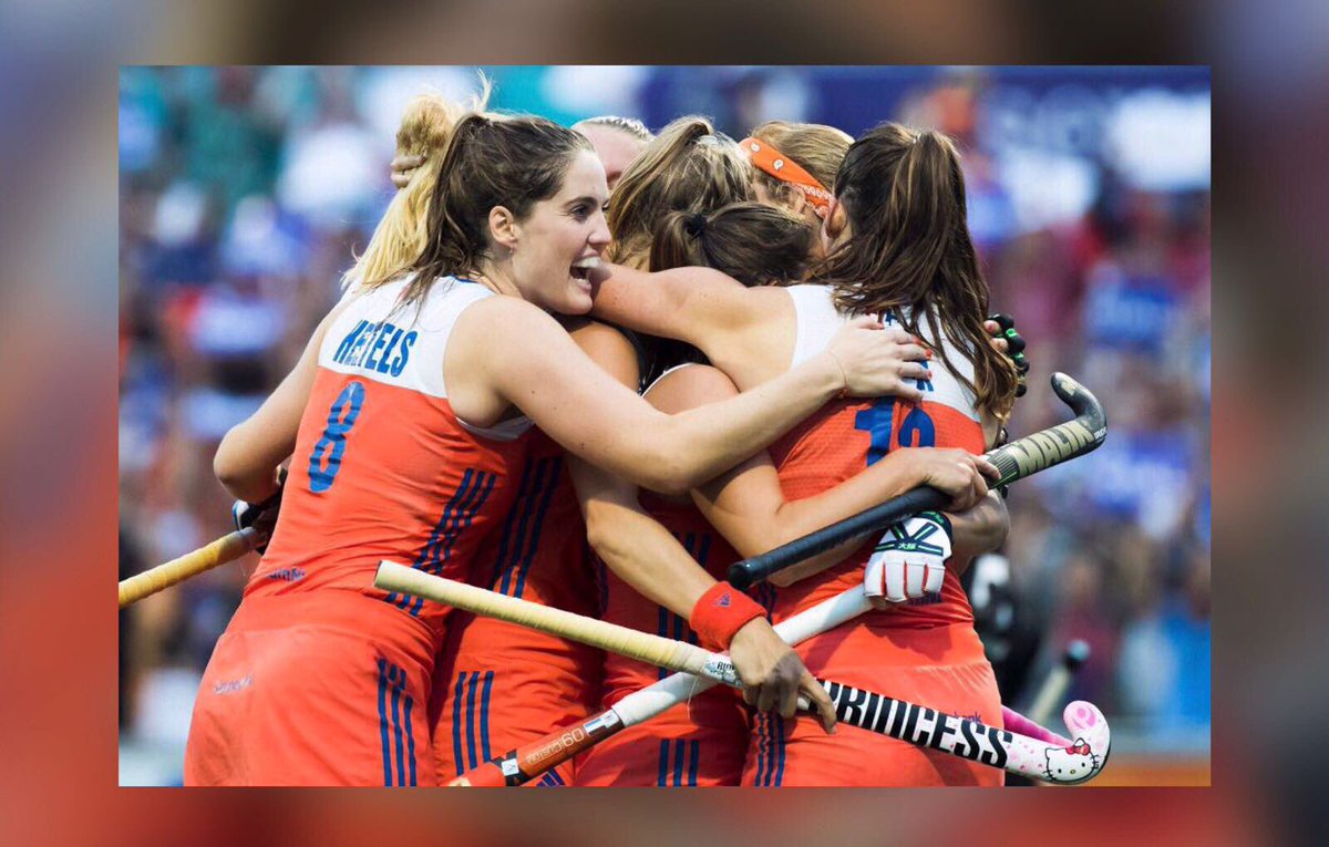 Champions🦁🇳🇱💥!!! Favorieten en het op deze manier waarmaken... Gefeliciteerd dames #NoExcuse