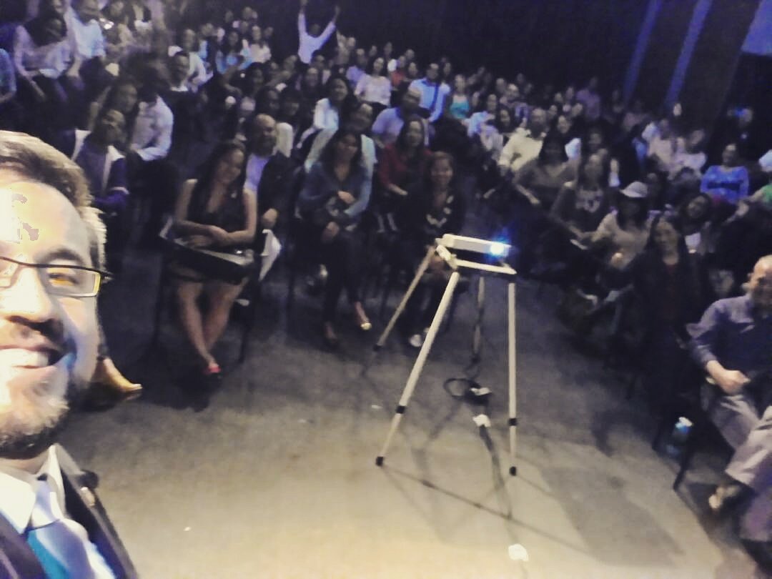 YannickRiviere's tweet photo. Así cerramos hoy en Caracas, nuestra gira iniciada hace 4 meses. Hemos encontrado en 8 ciudades, 10 conferencias, salones totalmente llenos. https://t.co/wrr7xIQTwz