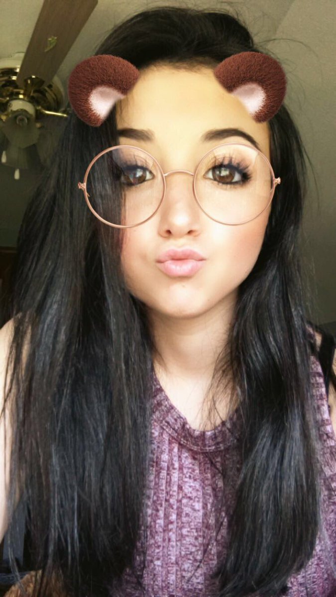 NicoleChartier_'s tweet photo. Kind of love my dark hair https://t.co/fN7JZOHziO