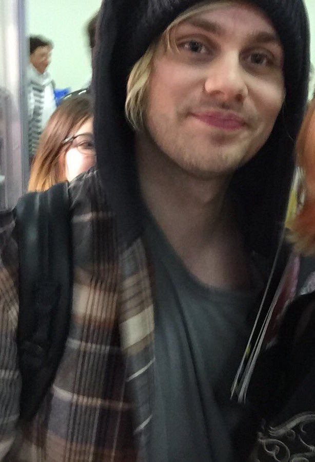 bffjeongguk's tweet image. he looks so cozy &amp;amp; cuddly my heart is actually melting