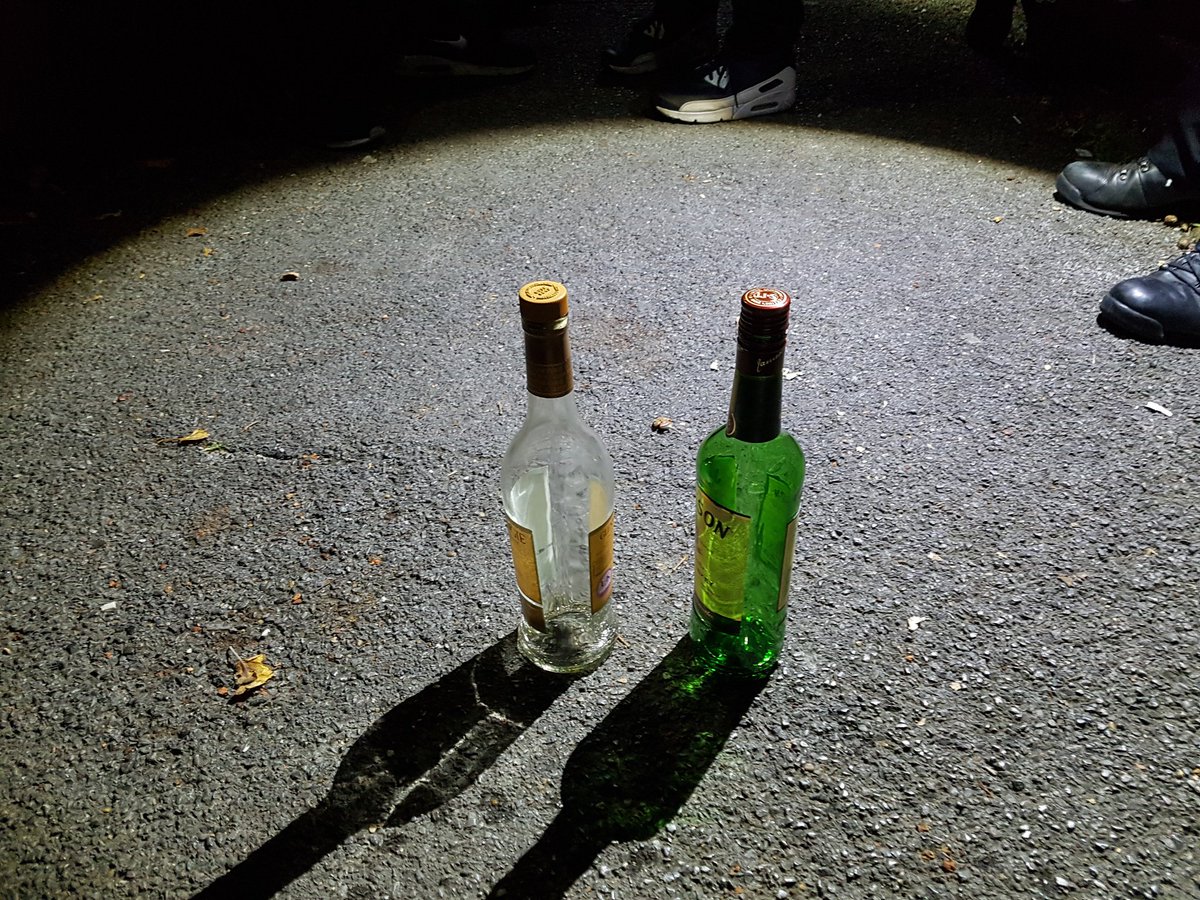 MPSNorwoodGreen's tweet photo. group of 11 just lost their drink #wolfefields #Norwoodgreen https://t.co/RsrCDHTm1g
