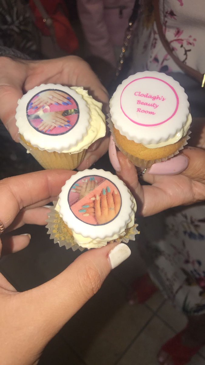 Chilly_Monkeys's tweet photo. Love the mini cupcakes at the launch of Clodagh's Beauty Salon in Swords. 🍰🍩🎉 We wish her the very best in her new business 🐵 https://t.co/8c02eFxxZb