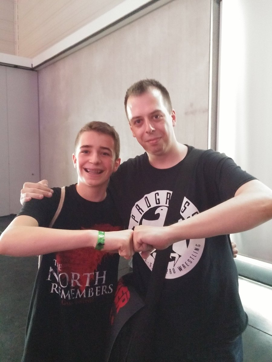 AdrianL3nz's tweet photo. Gamescom 2017 | Edelzuschauer | Jobberfist | Edelhype | @deredeljobber https://t.co/zCGHXvZXqd