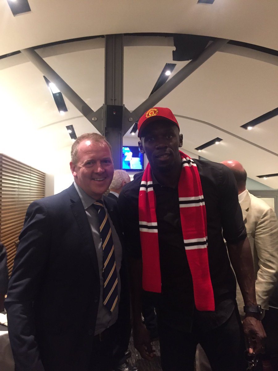 TheDuff1's tweet photo. Met this guy today! Thanks for the pic @usainbolt, hope you enjoyed the game! #legend #boltlightning ⚡️⚡️⚡️ https://t.co/4JgcxYxDRs
