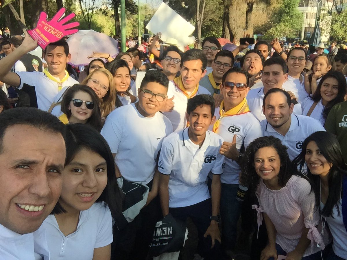 Waldhemir's tweet photo. @CAC_IASD participando del movimiento #Rompiendoelsilencio #NoMasViolencia https://t.co/xm55nSvRAA