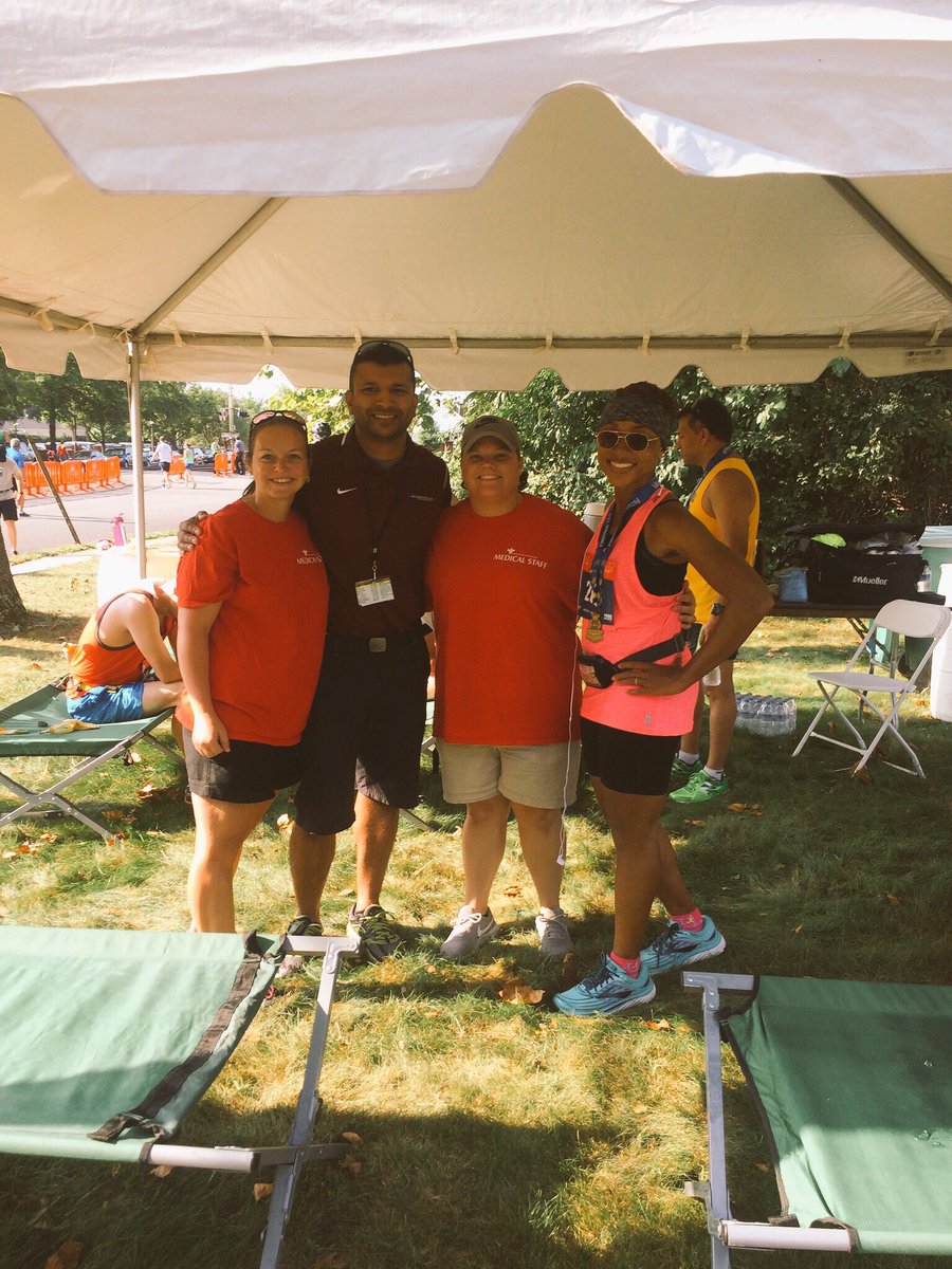 EmbraceYouMD's tweet photo. Glad to see my @BonSecoursRVA Sports Medicine colleagues helping runners #PatrickHenryHalf 🙌😅
#saturdaymorning #rva https://t.co/R4VSTxIduR