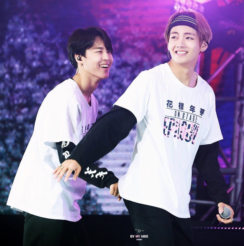 613killjoy's tweet photo. #nowplaying : 4 o'clock - @BTS_twt R&V ๐ญโค๏ธ
#2AMfeels. #VMIN feels. #WeekendVibes #MusicInspiresLife https://t.co/n6cMAUcrFJ