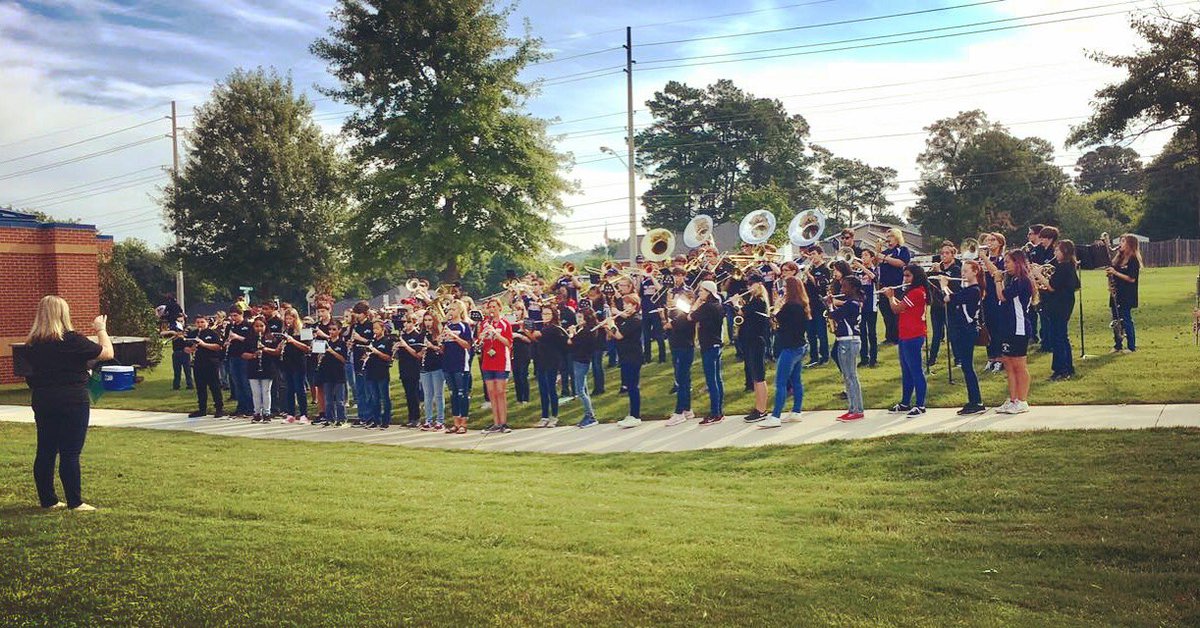 Jenneymerritt's tweet image. Proud of my DMS Band kiddos and I LOVED seeing the DMS Alumni from @BobJonesHSBand - Great game, great cookout, great people! #MCSconnect 🎶🐾
