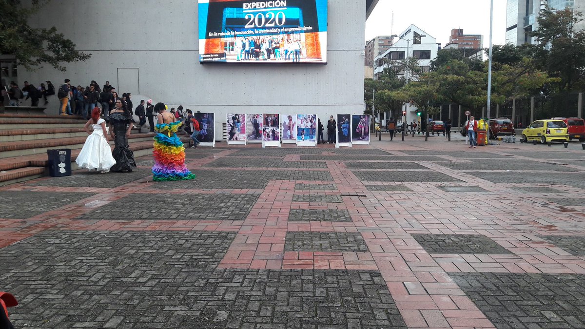 Danips12's tweet photo. Presentación del colectivo "Trans T Diversas". Corredor cultural Tadeo #nuestrofestival @TadeoCrossLab @Utadeo_edu_co @CulturaUtadeo https://t.co/Y0iTiLYaBL