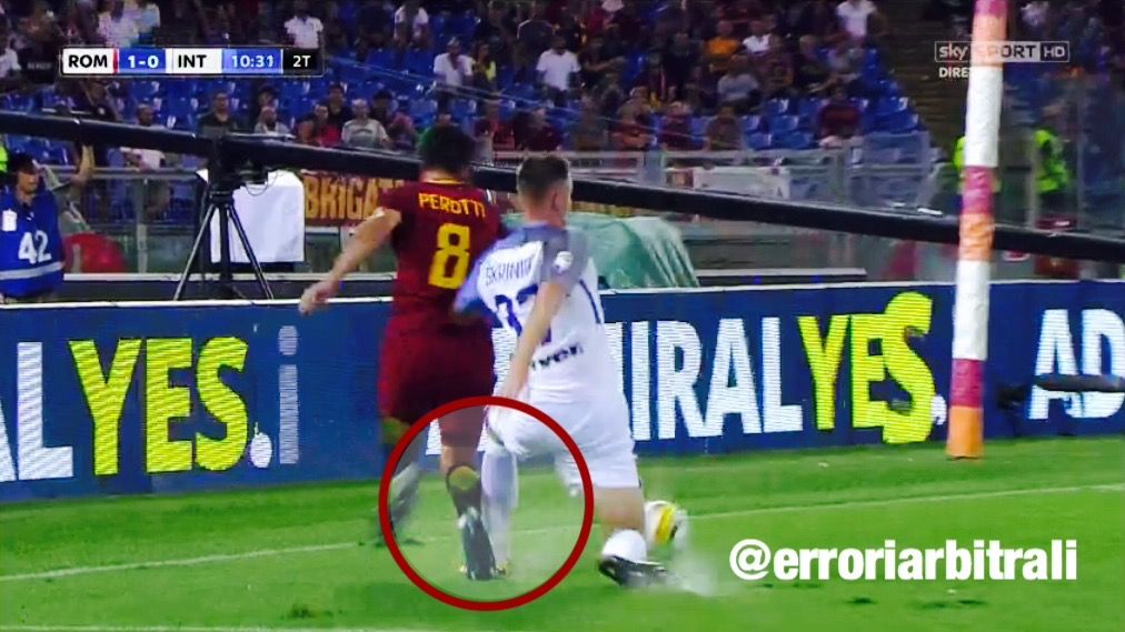 JPeppp's tweet image. Ma la Var si applica solo con la Juve? #Skriniar #Perrotti #RomaInter