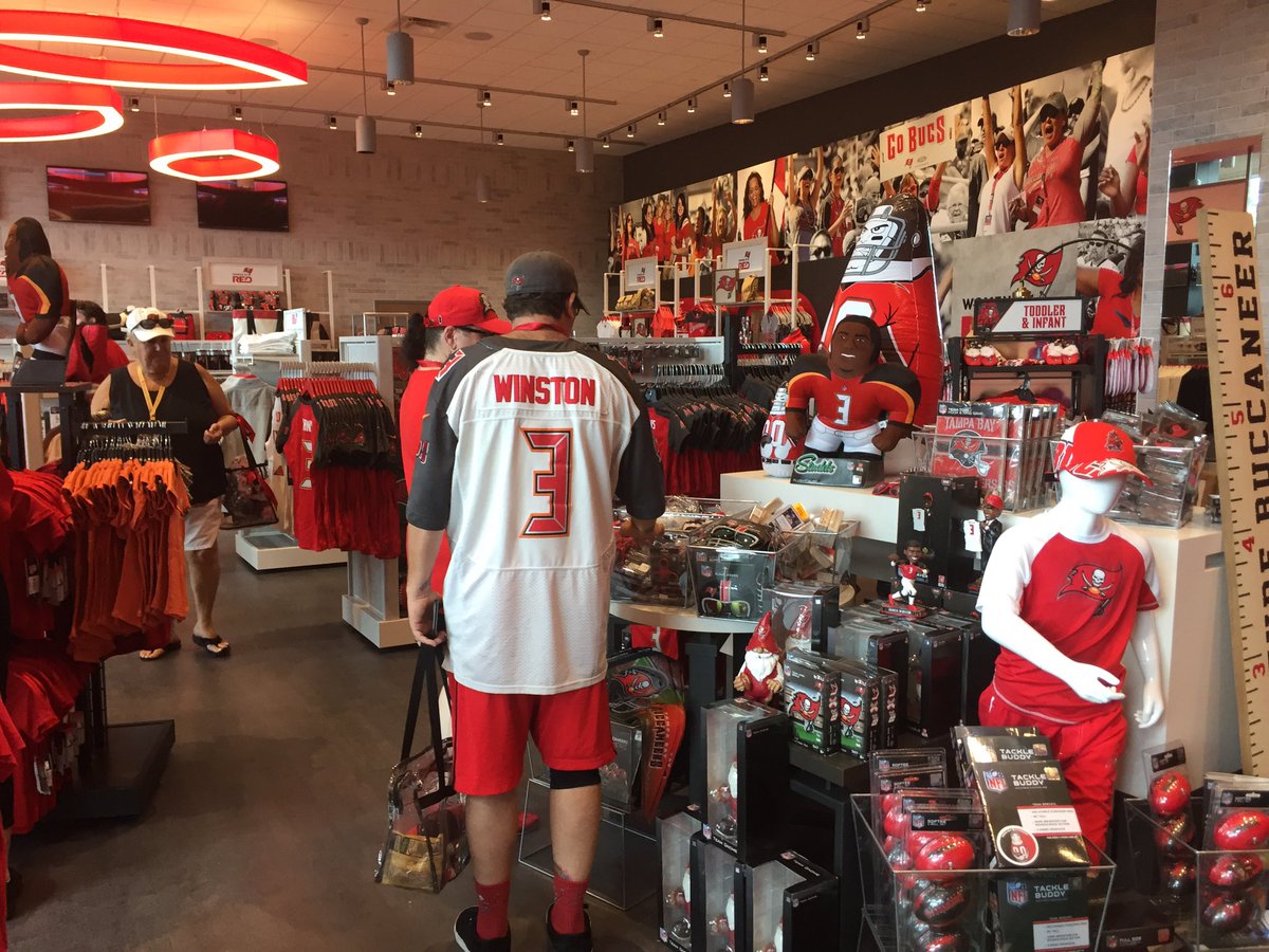 tampa bay bucs team store