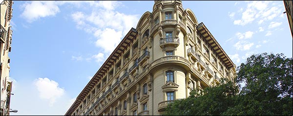 NewsArch's tweet photo. Конкурс: Социальное жильё в Барселоне https://t.co/6GRthBwYOr BARCELONA SOCIAL HOUSING #architecture #Competition #social #archmedium @cihru https://t.co/pEHcpNDMgl