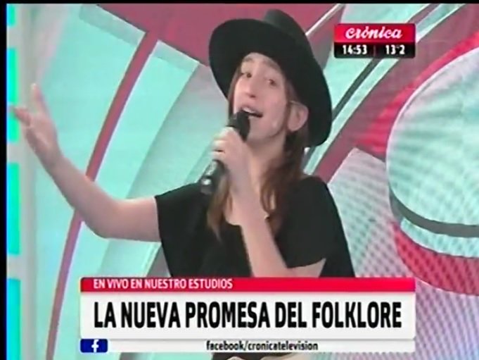 CronicaTV's tweet photo. #EnEstudios | Mora, tiene 10 años, es la nueva promesa del folklore, nos deleita con su hermosa voz @guscappuccio https://t.co/Pmni2G4XGW https://t.co/phucjcjmZm