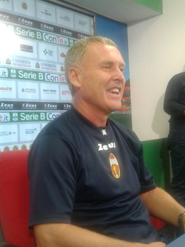 SerieB_Arabic's tweet photo. - مدرب #تيرنانا بوتشيسي : أشكر لاعبيني على هذا الأداء الرائع ، ضد خصم قوي إستطعنا الخروج بأقل الأضرار و نقطة لا بأس بها .
#TerEmp
#SerieB https://t.co/9OXZv3N7Ff