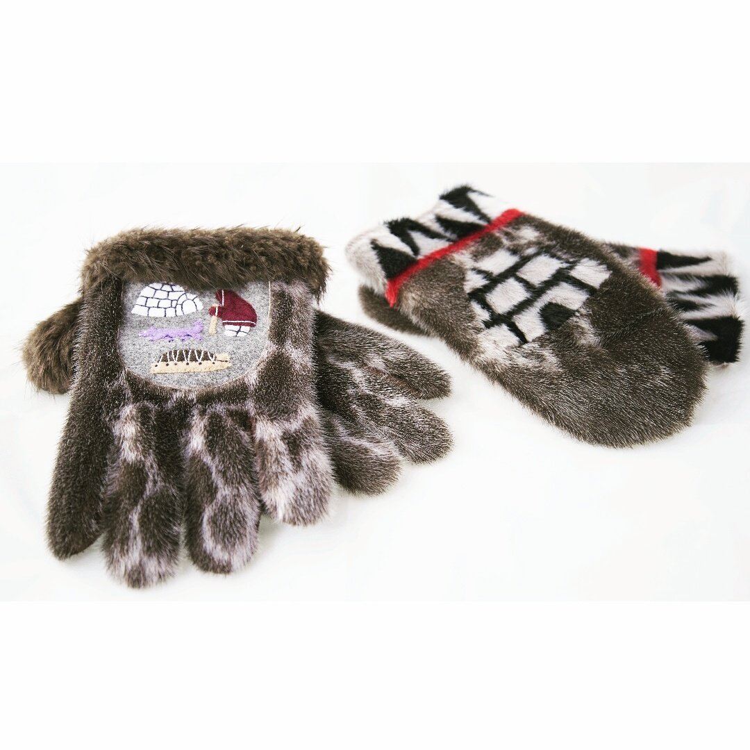 Craft_Biennial's tweet image. Elsie Klengenburg and Jean Kagyut, sealskin and moose hide gloves #ArtistoftheDay #CraftBiennial #CanadianCraft #Toronto #InuitArtists