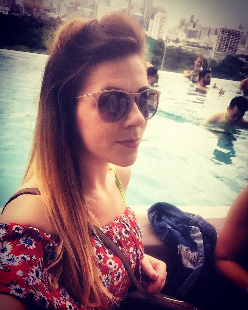 x_jesska's tweet photo. Enjoyed soaking up the sun yesterday #sosofitel #poolparty #bangkok ☀️🍹 https://t.co/RotuYnrzPc