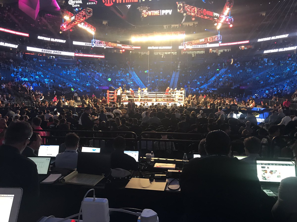 PaulKimmage's tweet photo. 1/2 Greetings from Las Vegas where a plumber from working class Dublin is about to write history... https://t.co/wDvf4a3ZdS