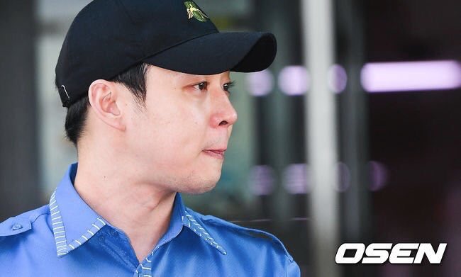 6002xfiles's tweet photo. [NEWS - Manila Bulletin] Yoochun Discharged from Military Service After 2 Years. #WelcomeBack6002 #박유천 
https://t.co/yuDjakZTs4 https://t.co/ABBLzGhXx0