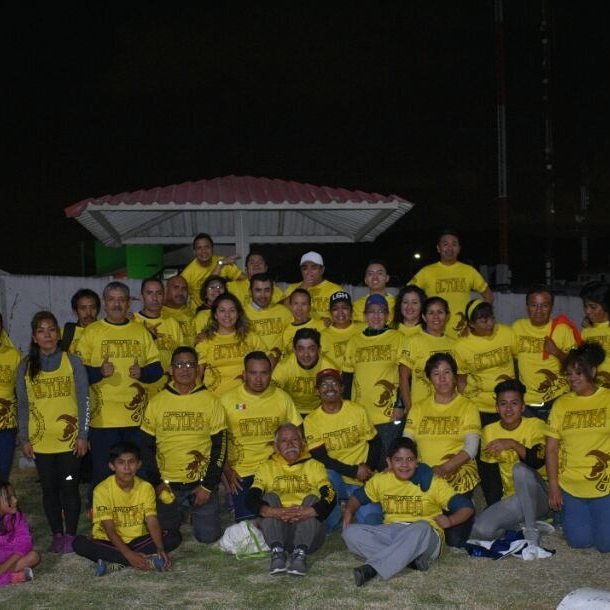 contarunner's tweet photo. Familia #Loca #CorredoresDeAltura #SierraDeGuadalupe y su nueva armadura #YoElegiCorrer #trailrunning #MaratonCDMX https://t.co/92rwo04zdv