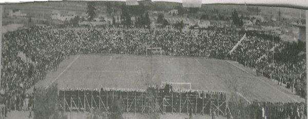 Foto de nuestra primera Cancha Hoy Celebramos 65 años #LaSerena473 con el Desfile @la_serena_chile inagurado 26 Agosto 1952 <a href="/eldia_cl/">Diario El Día</a>