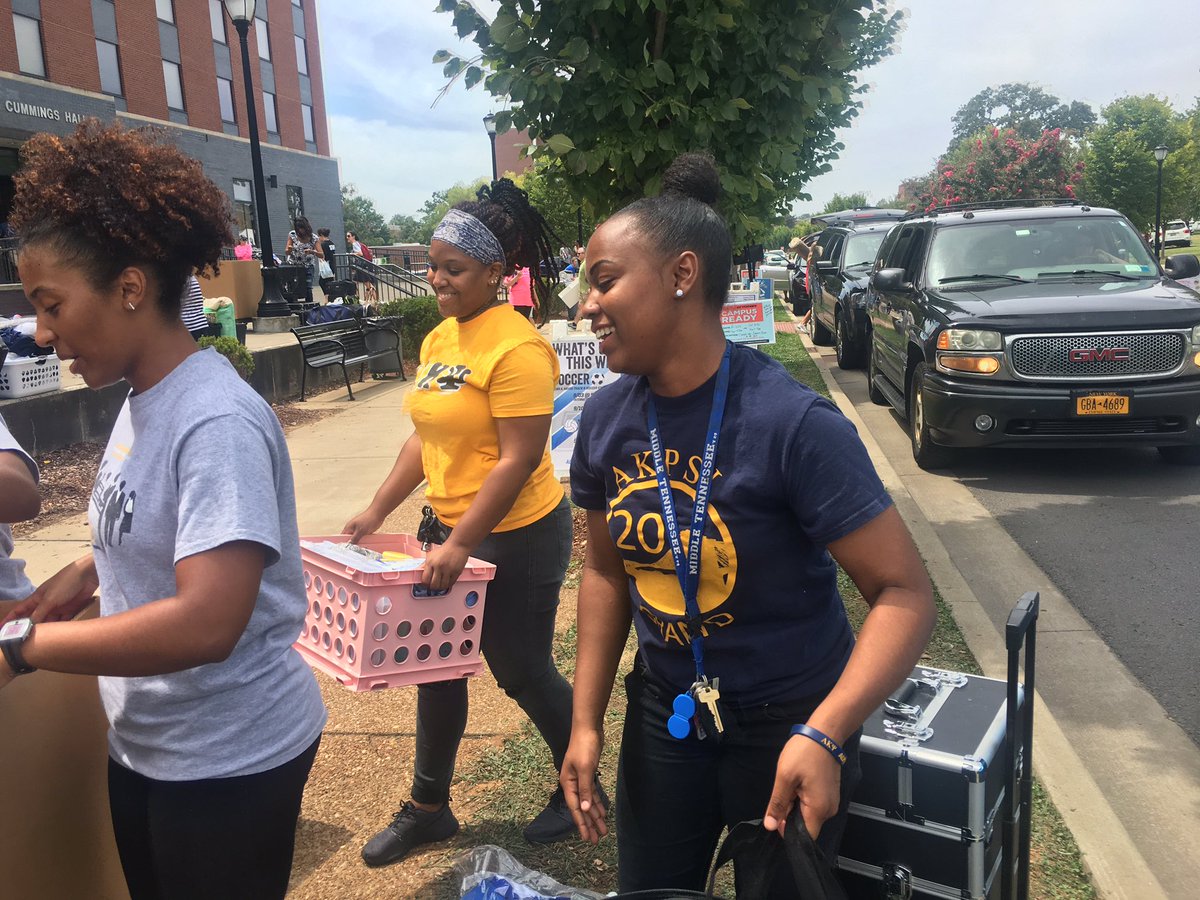 AkpsiMT's tweet photo. Service is valued in ZΨ. We enjoyed helping the incoming freshman move in this weekend @ WeHaul💙! #raiders #mtsu21 #rushakpsi #truebluemove https://t.co/JNRDvNGlRJ