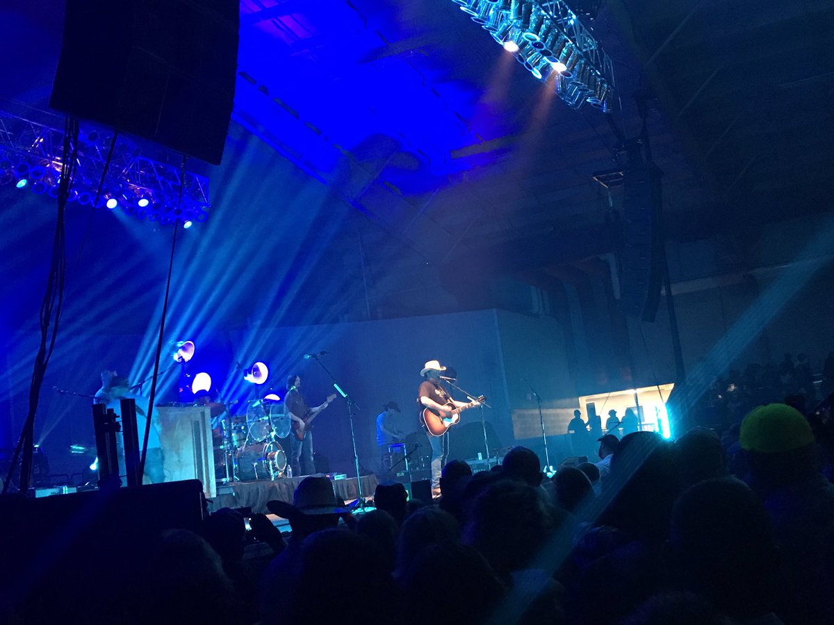 msfestwaco's tweet photo. Randy Rogers Band is bringing down the house! @RandyRogersBand #msfest2017 https://t.co/VqgKaPvVWv