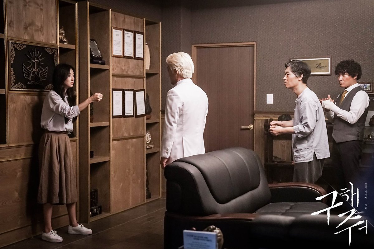 DIM7z_lUIAQtlwT.jpg:large