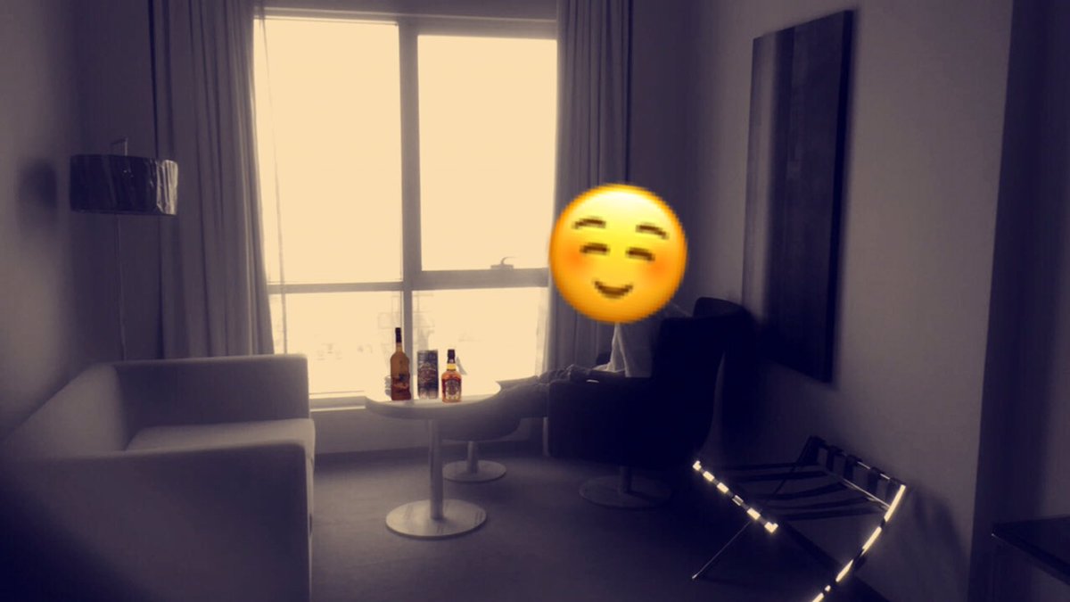 D70B10's tweet photo. #Dubai  👀  #jumera  😉W.T.F   Where is bitch https://t.co/0zskiodlKq