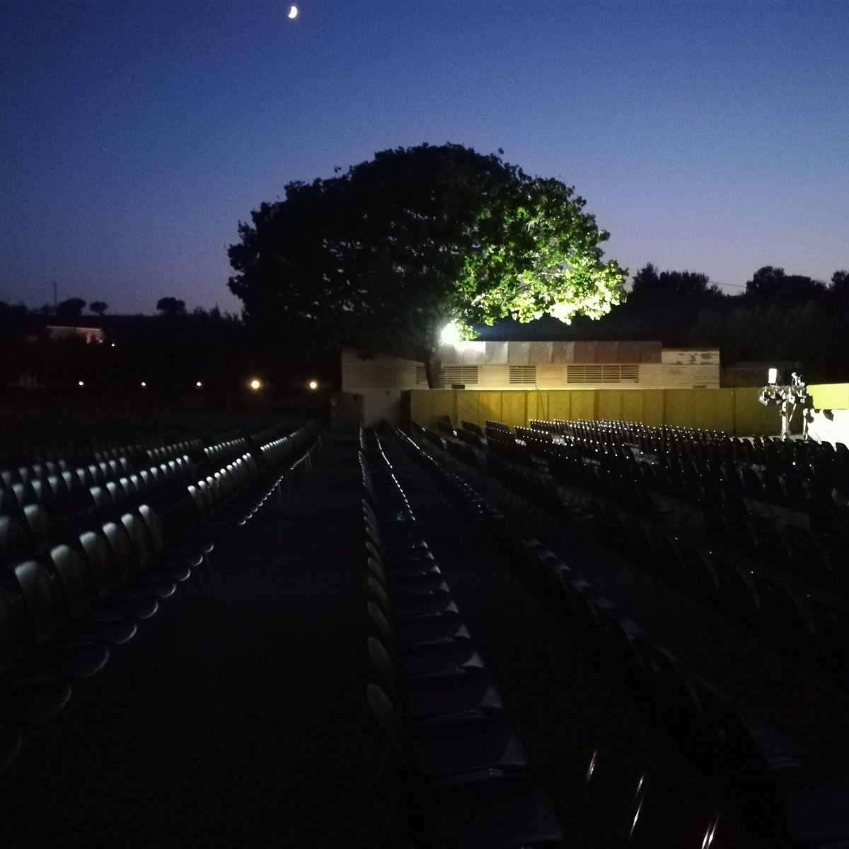 ArmonieArte's tweet photo. David Garrett é arrivato!
Tutto lo staff di Armonie d'Arte sta lavorando per il gran finale della XVII edizione del Festival. #buonanotte https://t.co/DvzUuJQmWs