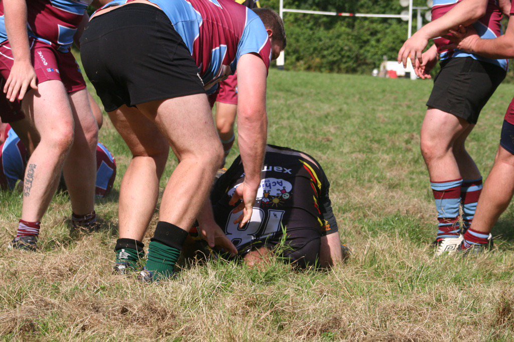 sararaine2's tweet photo. I think this is what is called grassroots rugby! #missinghead https://t.co/aBZYjUtV3c