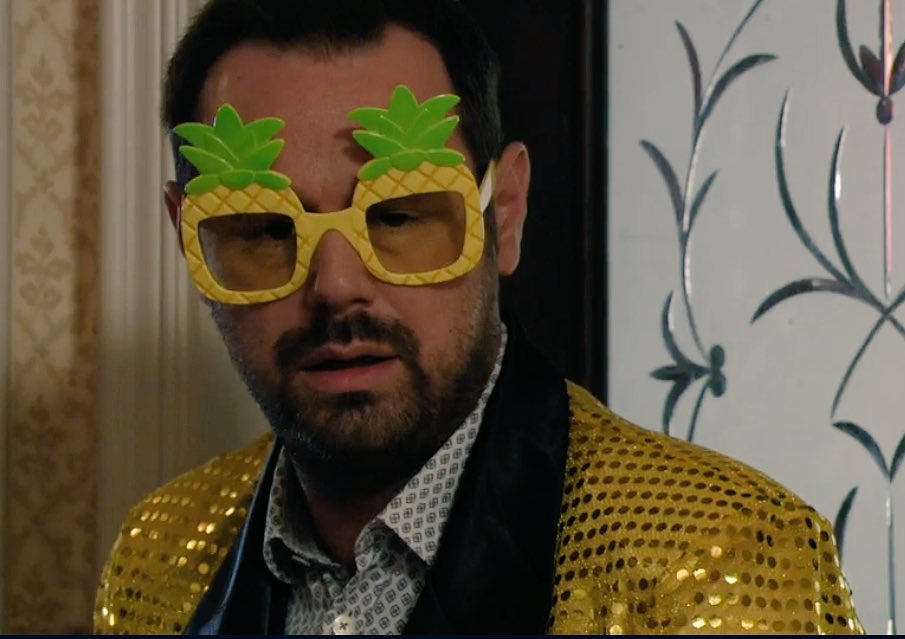 We are loving Mick's choice of glasses, defo one of kind. <a href="/bbceastenders/">BBC EastEnders</a>