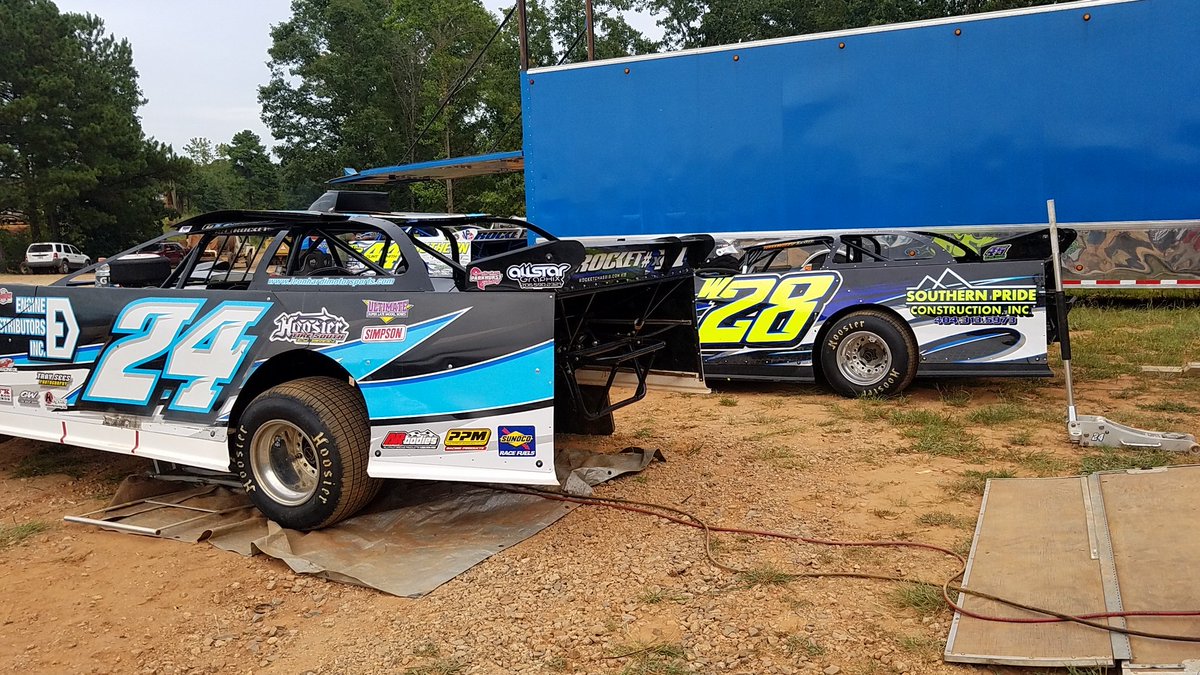 zlracing24's tweet photo. Getting reading @SenoiaRaceway 
@ULTIMATESupers
#fastzach https://t.co/uA7AtopUcA
