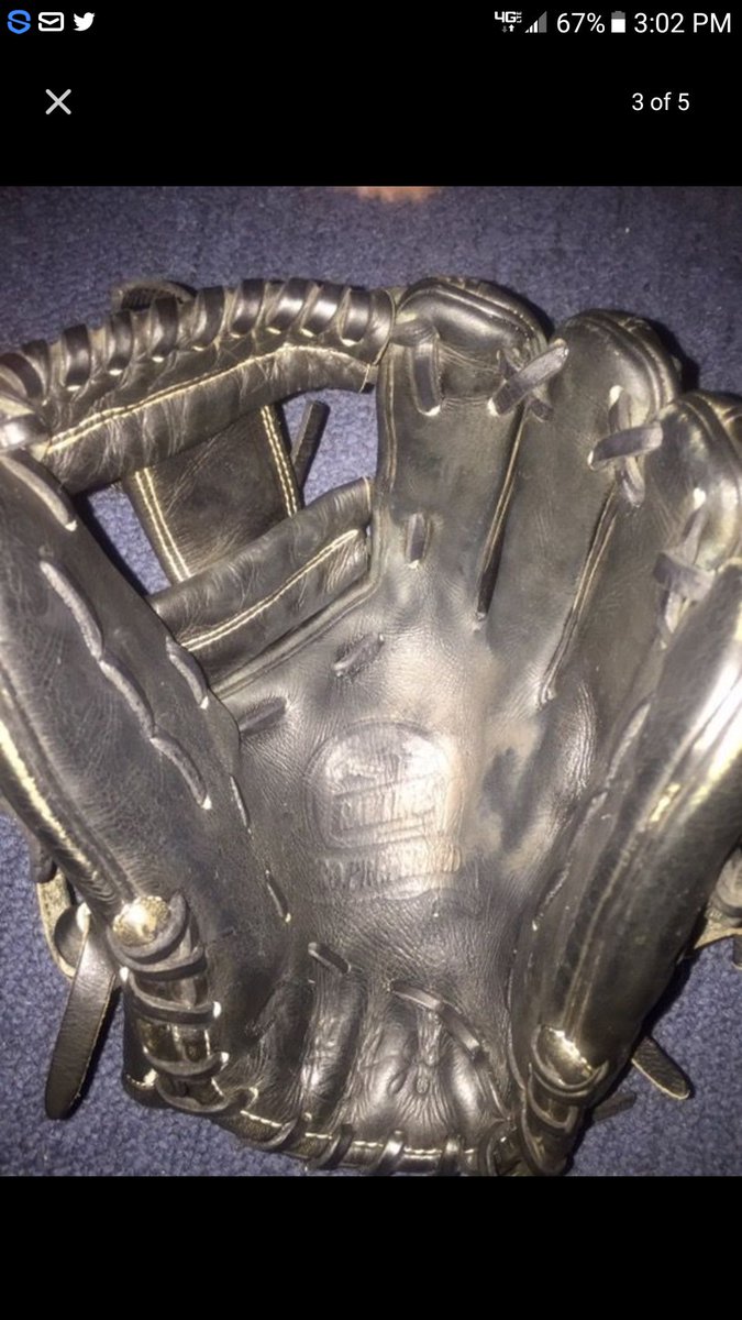 tyacrzy's tweet photo. #stressrelieve #alwaysworking no baseball today needed to relax . #relaced #rawlingslove #socaltribe #stpaulbaseball https://t.co/xh78eZ4fjT