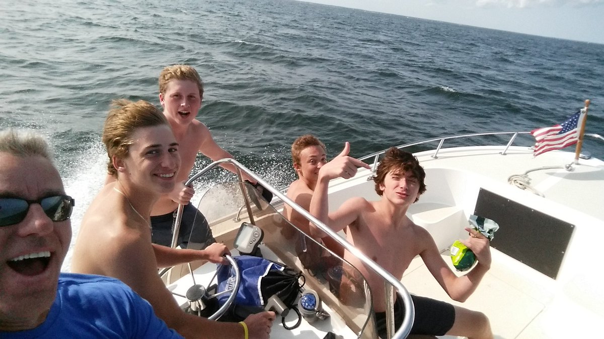 bhyde1's tweet photo. #capecodbound. No sharks today, but alot of #jawsbridge gainers!
#mv #nantucketsound https://t.co/YHSTFh7BWv