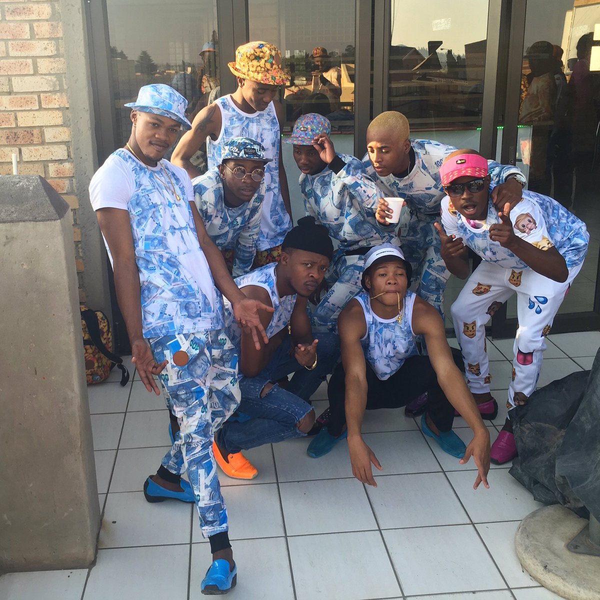 StiloManh's tweet photo. Material Don Dada vele https://t.co/yOQF9pUY2P