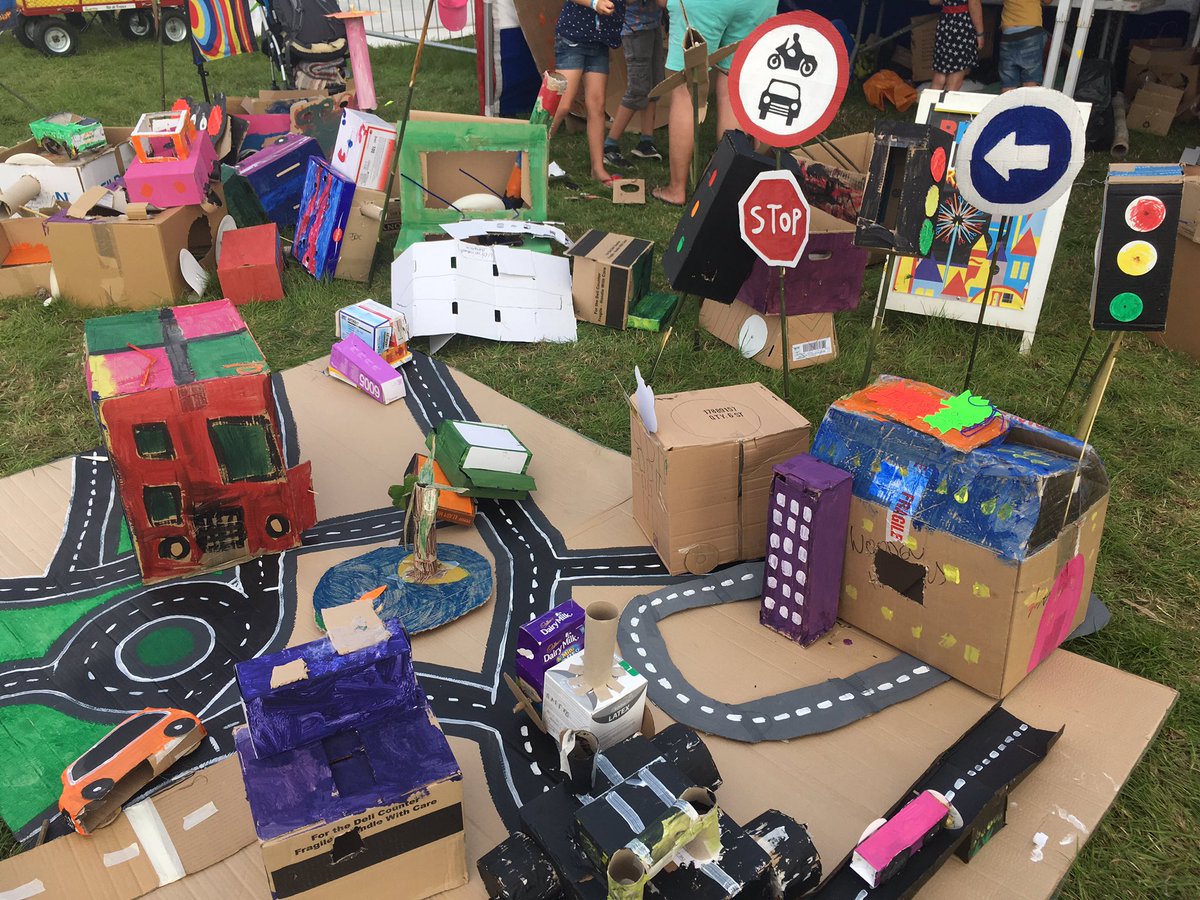 BrilliantBuilds's tweet photo. Loving @Carfestevent ! @BBCCiN #Pudsey has donated lots of cardboard from his shop! We are turning it into cars! Come and join in! https://t.co/kH5XS3UBRN