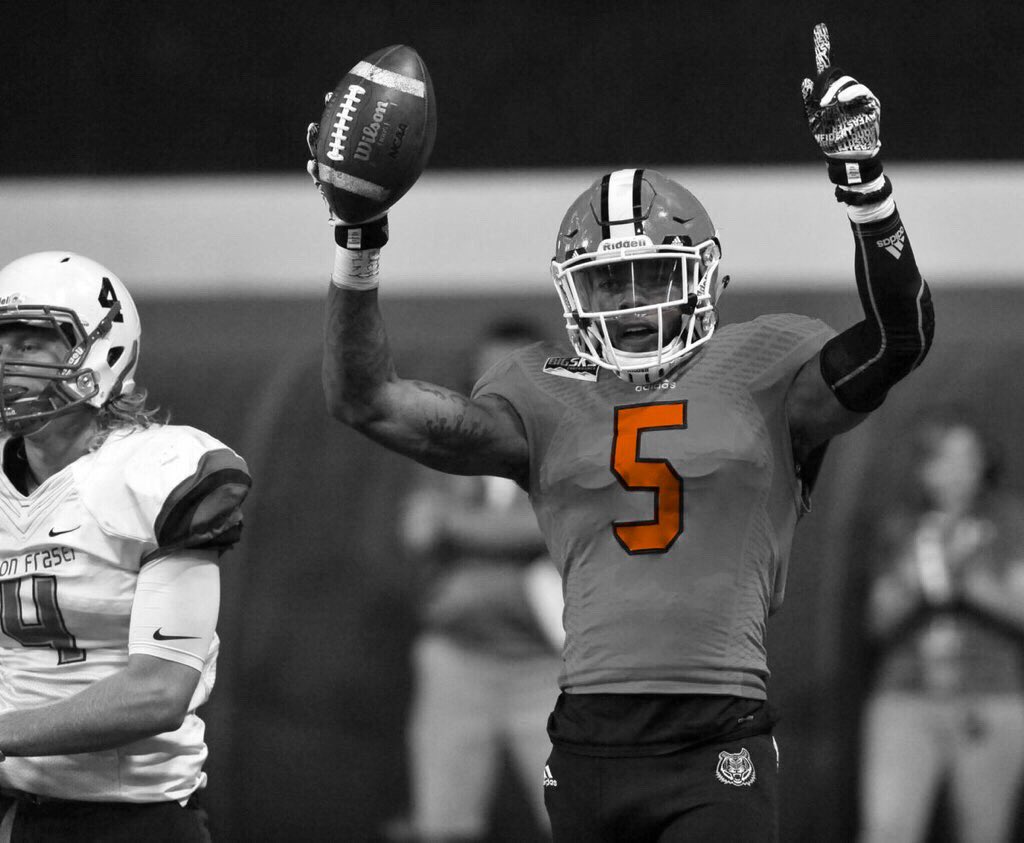 BengalGridiron's tweet photo. 5 days away! #GoBengals #BeatWOU https://t.co/E4UcigIBAW