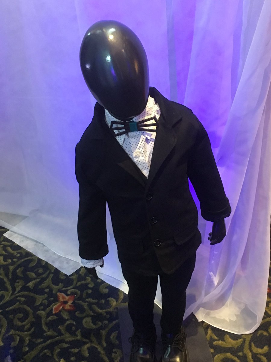 #DivoTrajes cuenta con una amplia gama de trajes para niños de todas las edades, con accesorios y calzados cancheros para combinar 👔👖👞