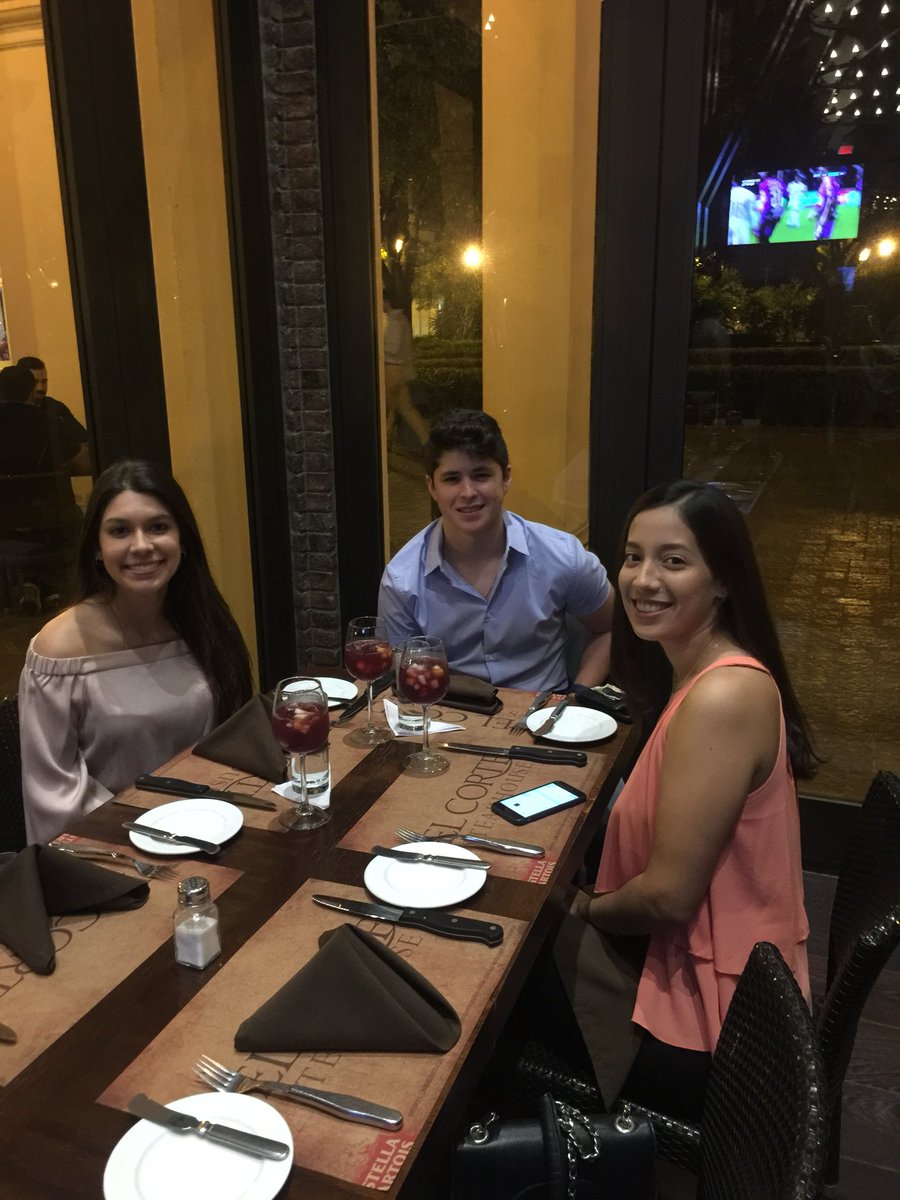 coroUSM's tweet photo. Una gran noche :) https://t.co/P8jkCD2ADM
