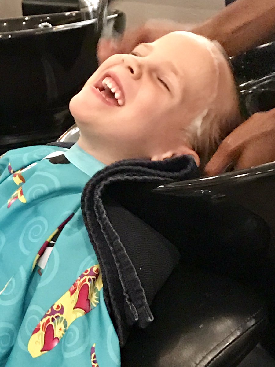 GrahamRocks18's tweet photo. The Bean had her first big girl hair experience... complete with coffee and a scalp massage! #Bliss https://t.co/hy97or2sYX