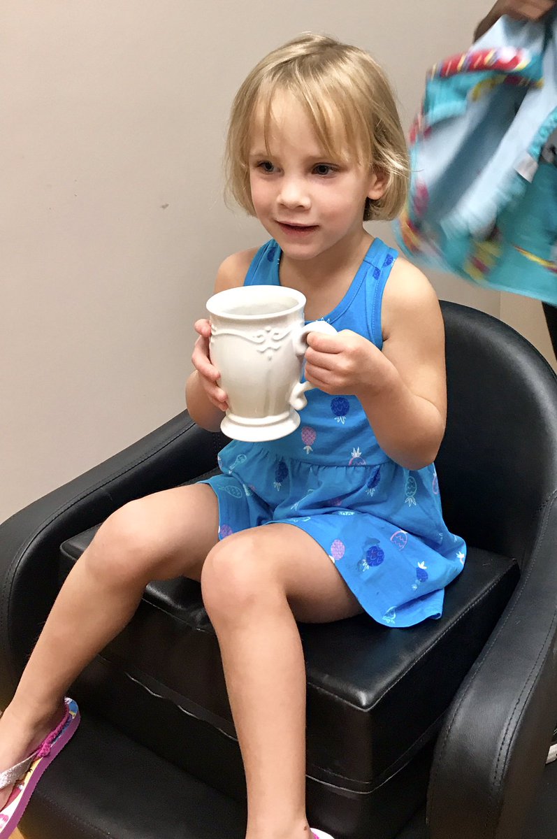 GrahamRocks18's tweet photo. The Bean had her first big girl hair experience... complete with coffee and a scalp massage! #Bliss https://t.co/hy97or2sYX