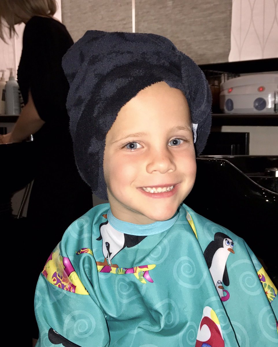 GrahamRocks18's tweet photo. The Bean had her first big girl hair experience... complete with coffee and a scalp massage! #Bliss https://t.co/hy97or2sYX