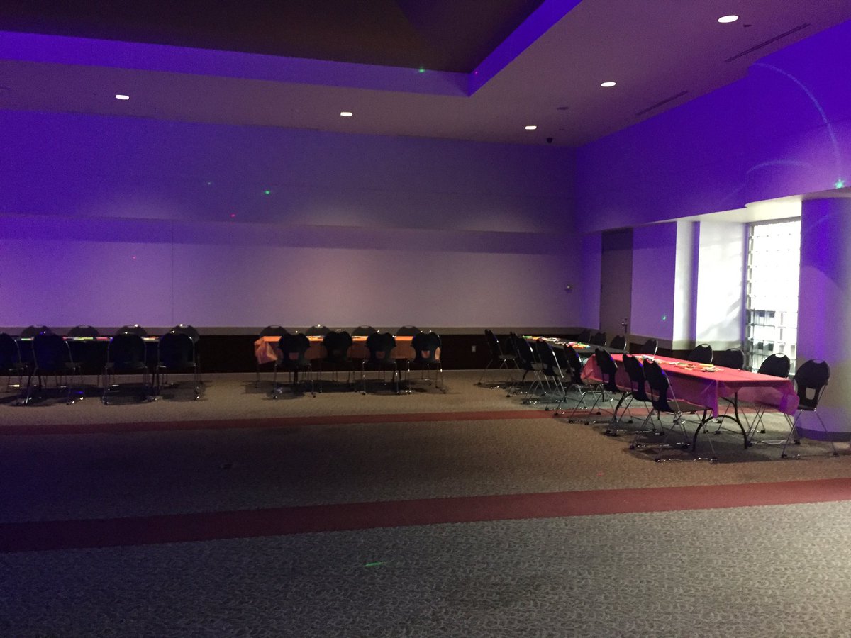 STATICatIUP's tweet photo. the HUB is slowly coming together for our event tonight! starts @ 7, buffet @ 10! come on out 😄#new2iup #welcomeweekend2017 https://t.co/qkchOXQRSt