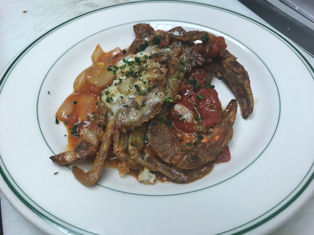 MariosOceanClub's tweet photo. Maryland Soft Shell Parmagiana! #deliciouso #chowderroom #italianfood #seafood @ZagatDenver @DenverWestword @ https://t.co/lIPe1G0aBn