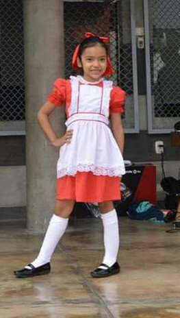 MelocotonROCKER's tweet photo. @Latina_pe Mi hija hace cosplay de la pequeña maravilla hace y 3 años https://t.co/QUuf7z5oKj