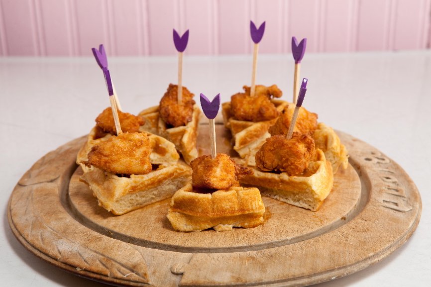 KitchenetteNY's tweet photo. We serve #breakfast for #dinner every night, including our Crispy Buttermilk #FriedChicken and #waffle. #HomemadeFOOD #homecooking #tasty https://t.co/B2NKhmugwj