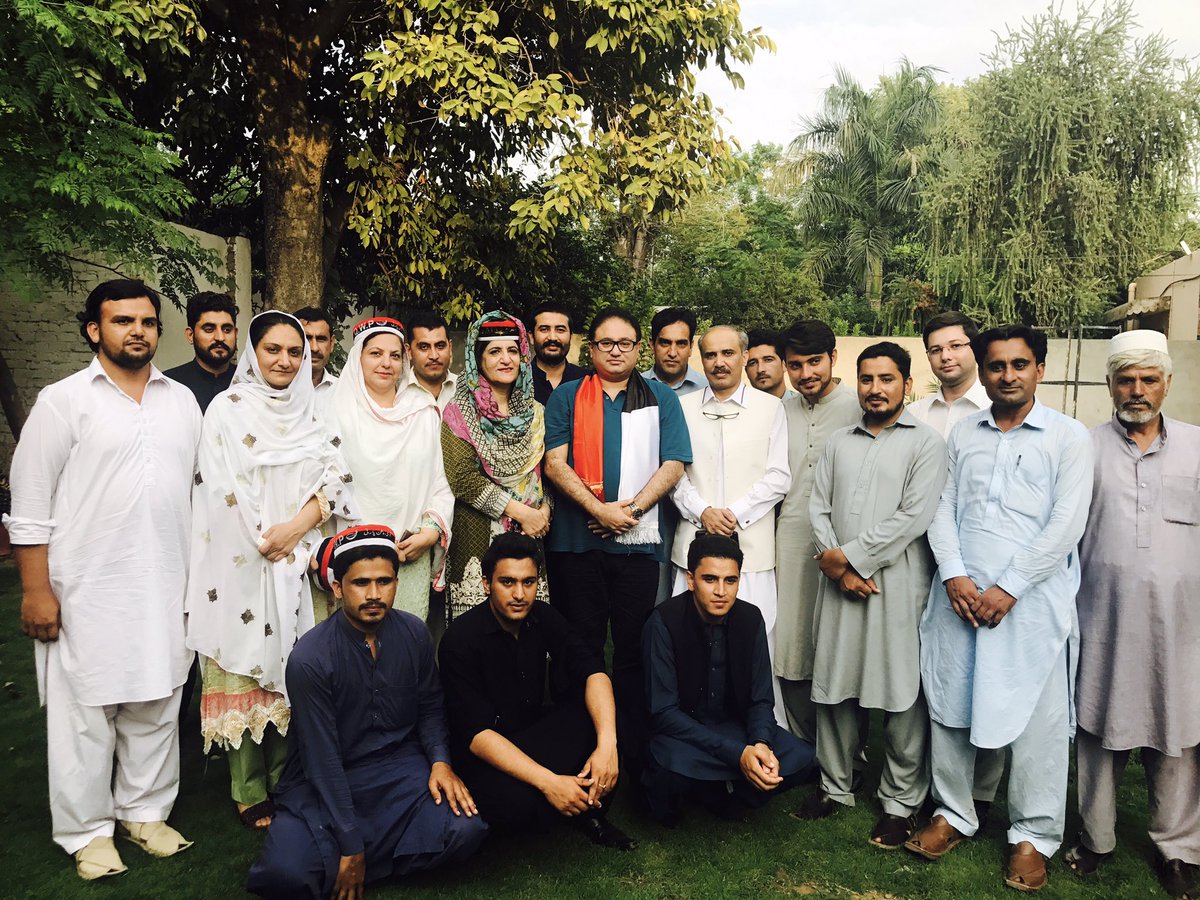 BarristerMShah's tweet photo. #GroupPhotograph with #Participants of #QaumiWatanParty #SocialMedia #OrientationSession #KPKChapter held in #Peshawar today @aftabasherpao https://t.co/nXoAbujkdJ