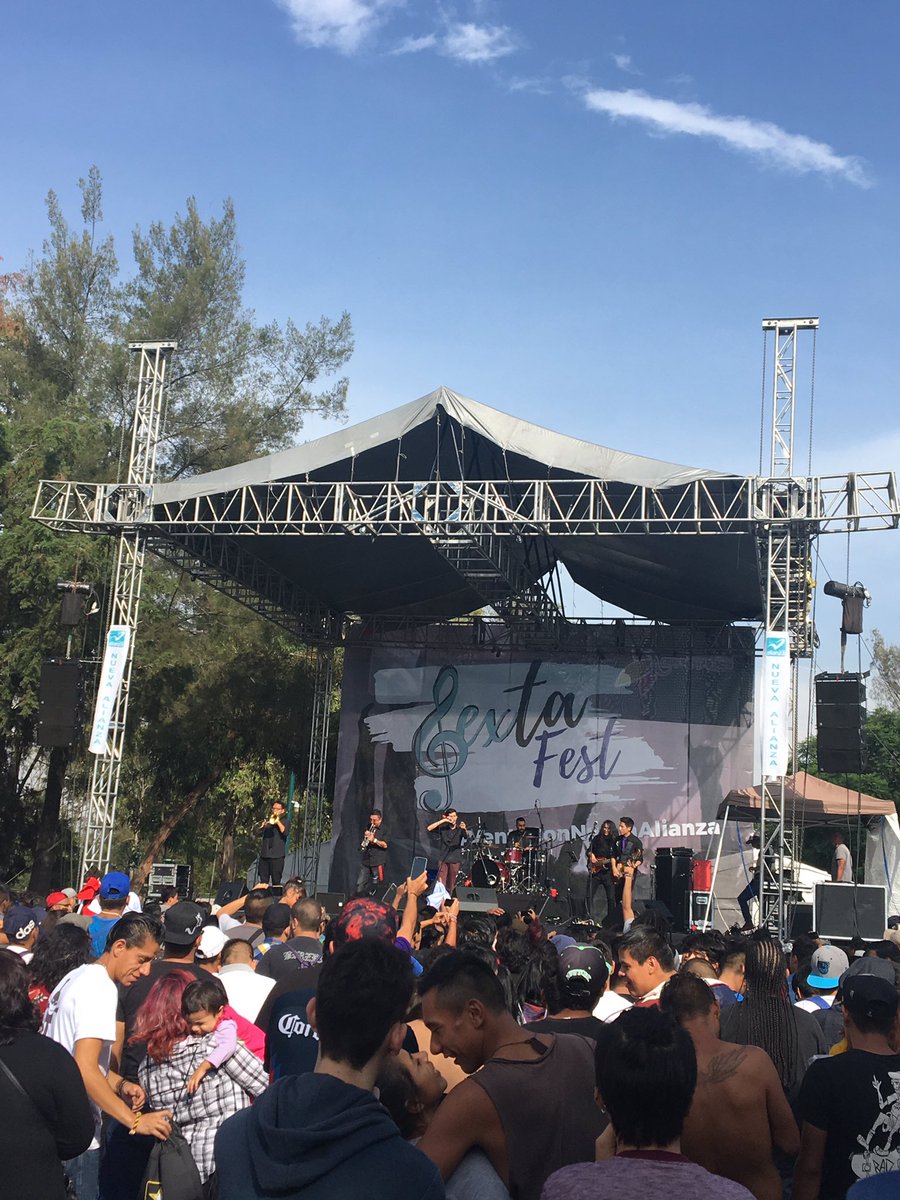 NAlianzaCDMX's tweet photo. Ya llegó #SalónVictoria a continuar con música y baile en esta segunda edición del #SextaFest en #Iztapalapa. https://t.co/BXxB13ZDC4