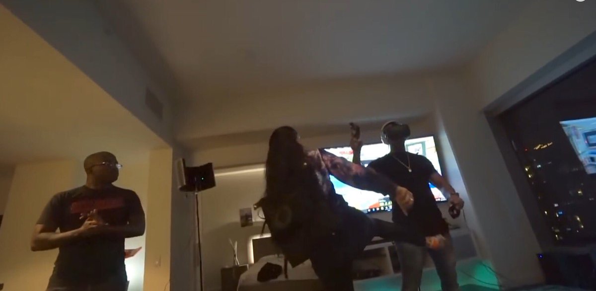 yousefschild's tweet photo. @IISuperwomanII I'm having a flash back with this sweater where you hit Yousef in the crotch with absolute no reason PLEASE EXPLAIN YOURSELF!! #Yoully https://t.co/JlxNlZrBjX